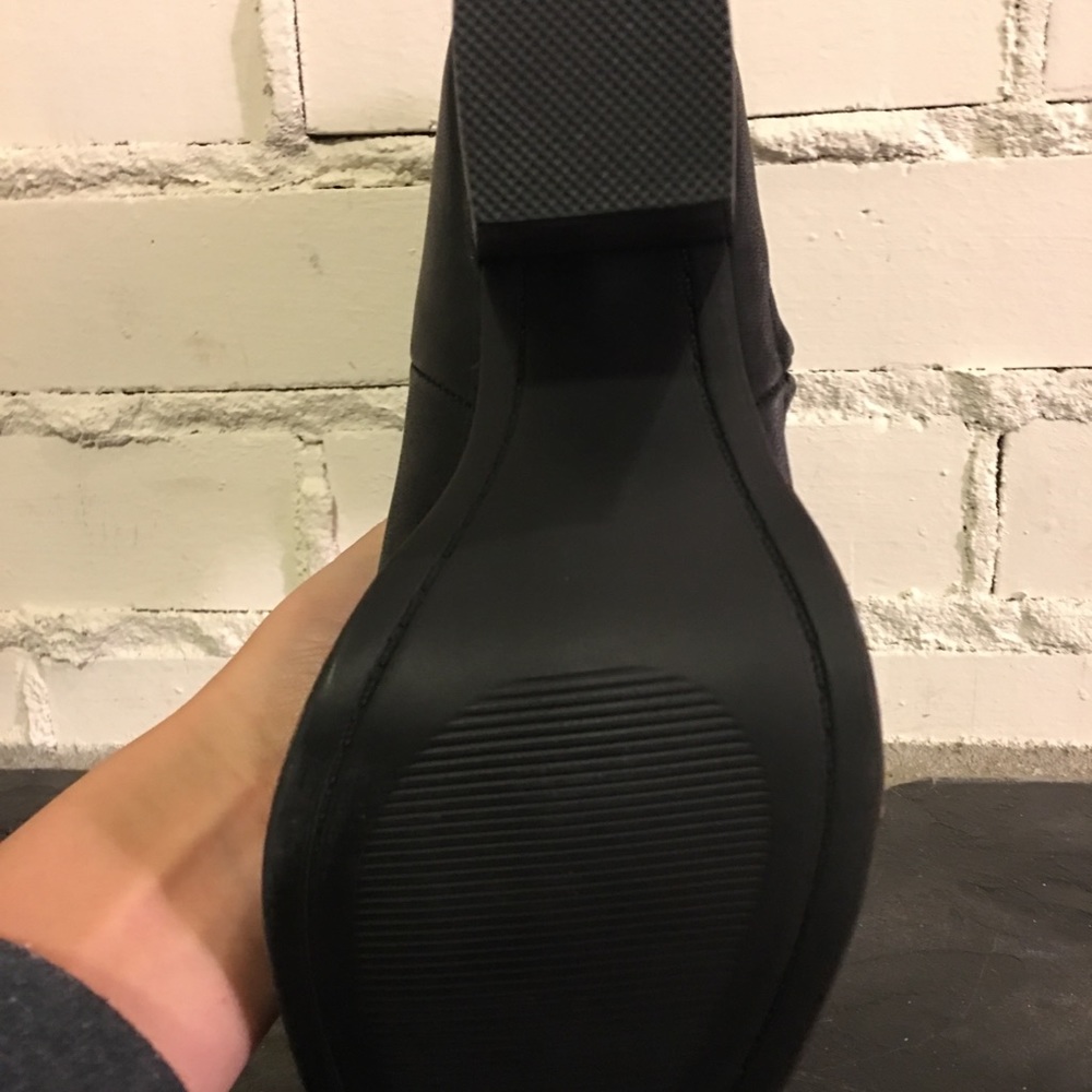 NWOT Urban Outfitters black bootie - Picture 4 of 6